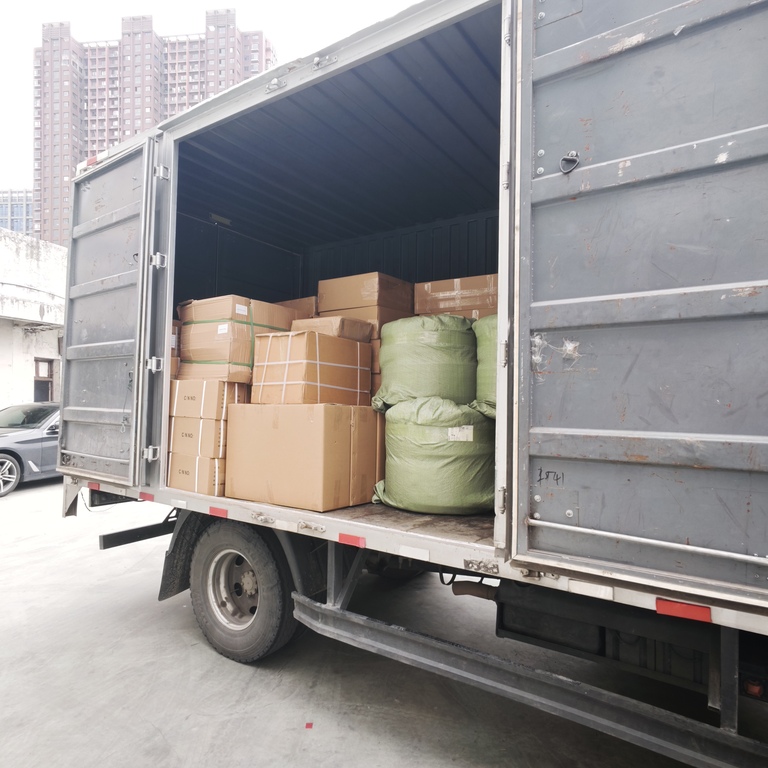 Cutiile de distribuție din oțel inoxidabil Ouyue Electric au fost expediate în vrac în Israel: de la fabrică la portul Ningbo, oferind un sprijin puternic pentru proiectele de încărcare de peste mări
