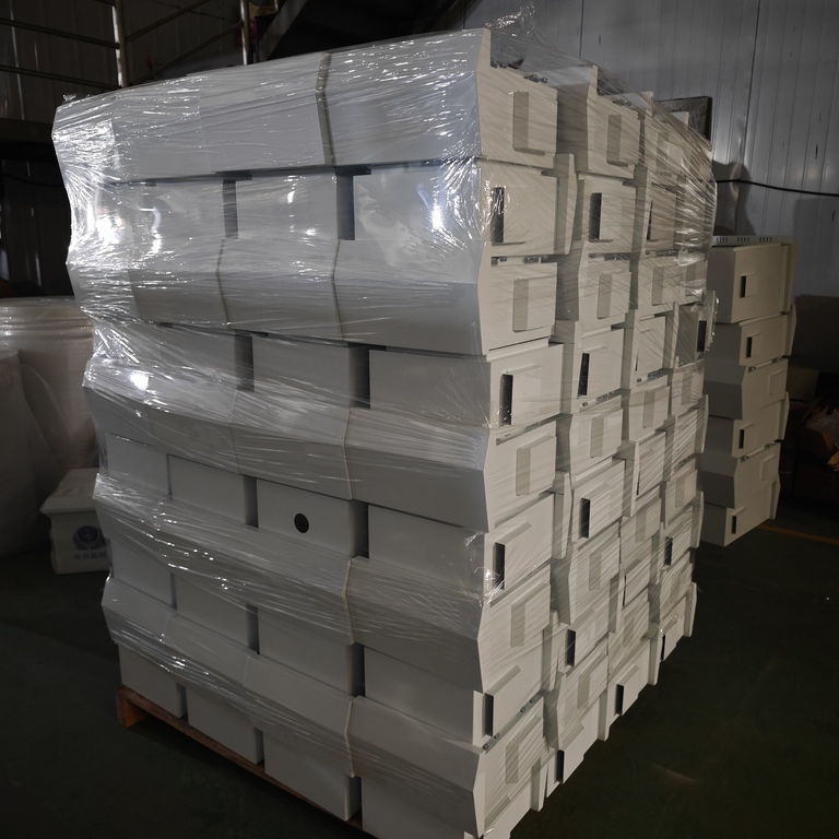 Cutiile de distribuție Ouyue Electric au fost trimise în Canada în două loturi, demonstrând capacitățile sale de export cu mai multe categorii.